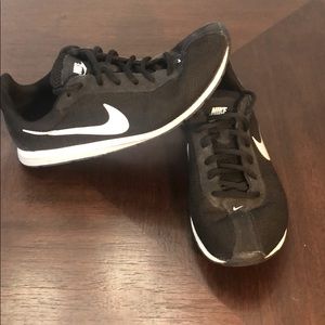 Nike women’s shoes size 7.5